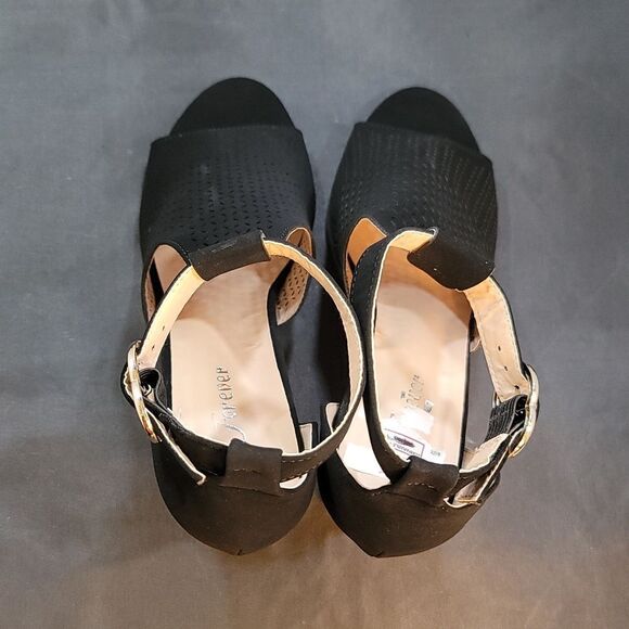 BRAND NEW FOREVER T-STRAP BLOCK-HEEL OPEN TOE BOOTIE - Picture 7 of 15